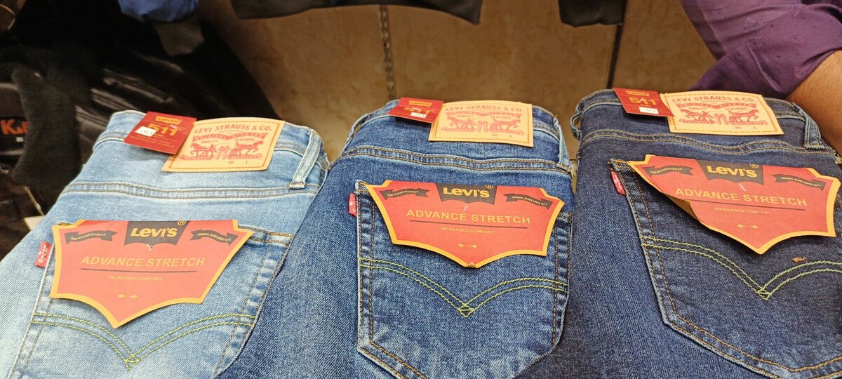 Imported Levi, s pnts