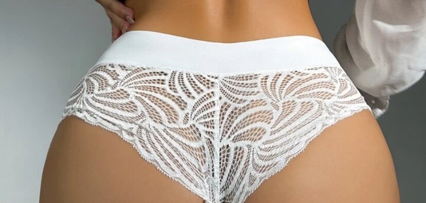 Culotte en dentelle féminine