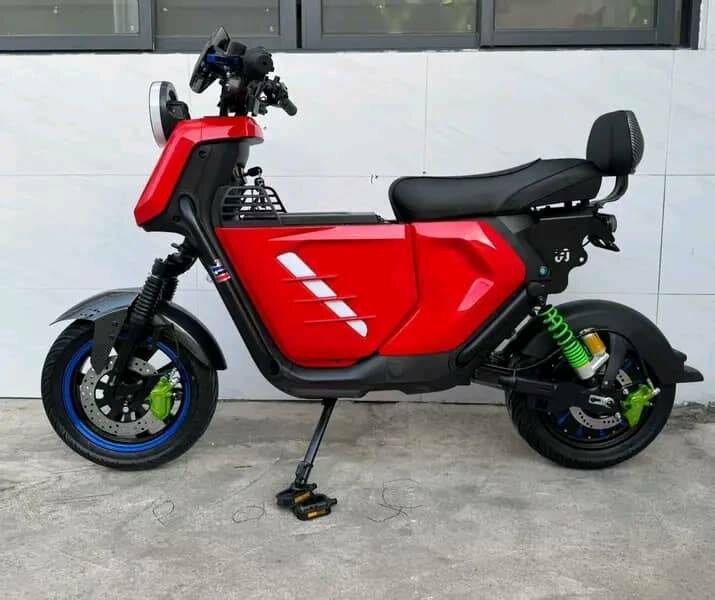 Scooter électrique pliant