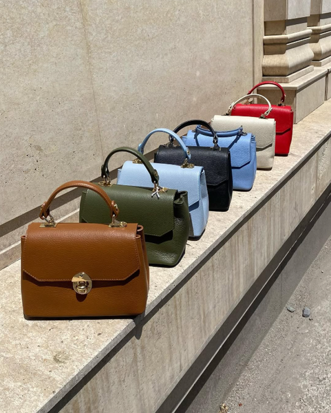 сумки разных цветов