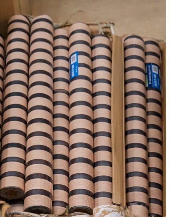 Papier peint rayures noir et beige