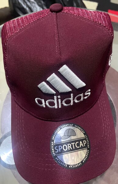 Casquette de sport moderne