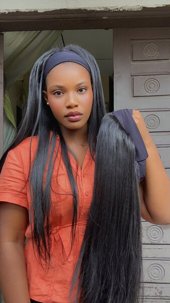 Perruque longue en dentelle