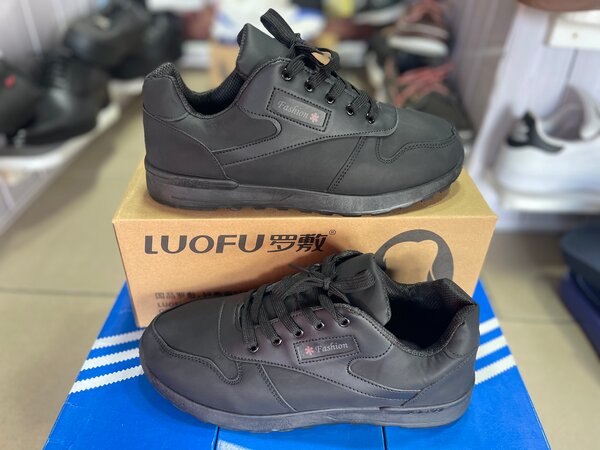 Chaussures noires LUOFU