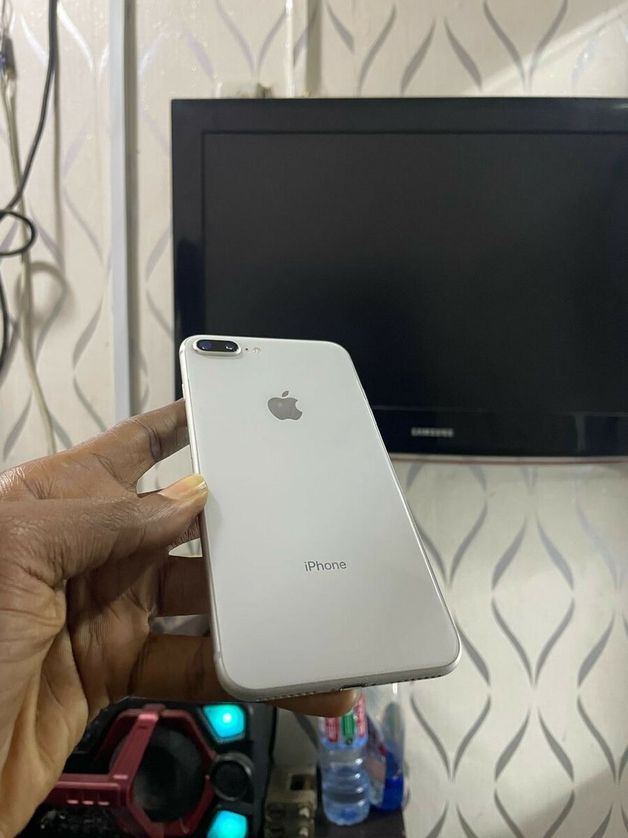 iPhone 8 Plus