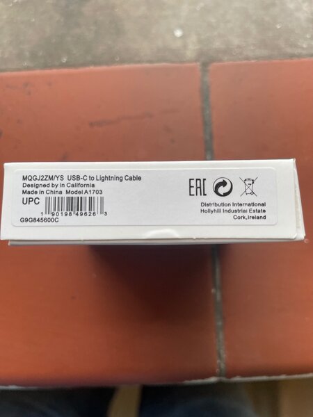 iPhone type c , lightning cable