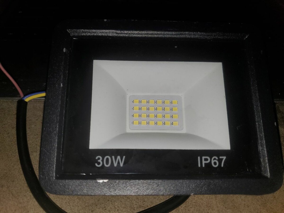 Projecteur LED extérieur 30W