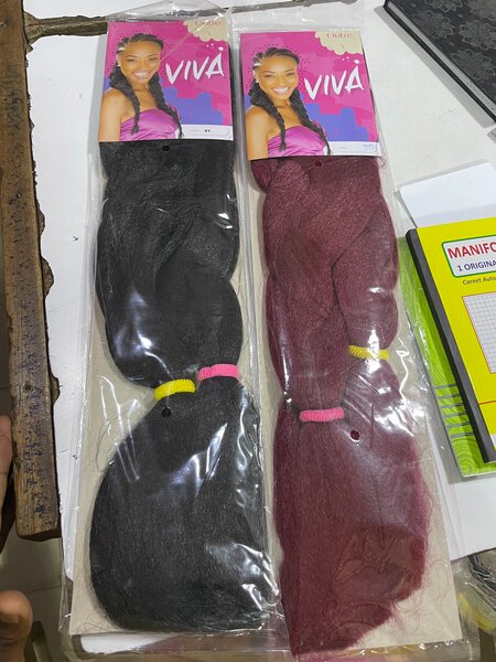 Extensions à tresses colorées