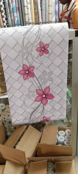 Papier peint floral délicat