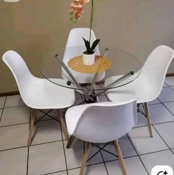 Table et chaises pour salle à manger