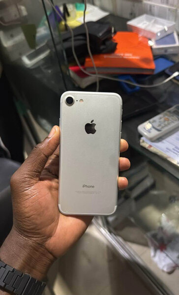 iPhone  7 simple 64GB