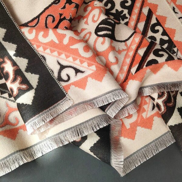 Платок шарф палантин с узорами в традиционном стиле НОВЫЙ