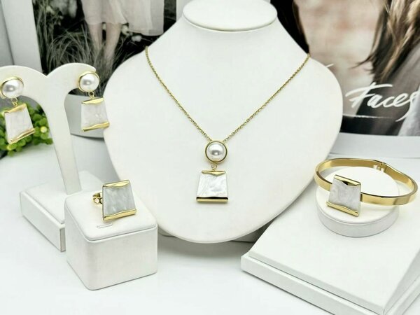 Elegant Jewelry Set - Pearl