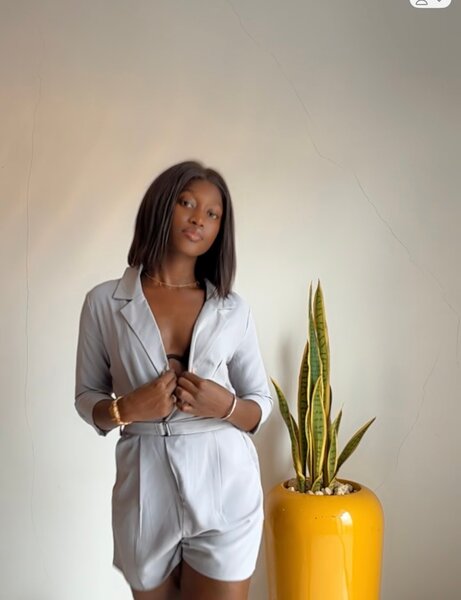 Combinaison grise élégante pour femme