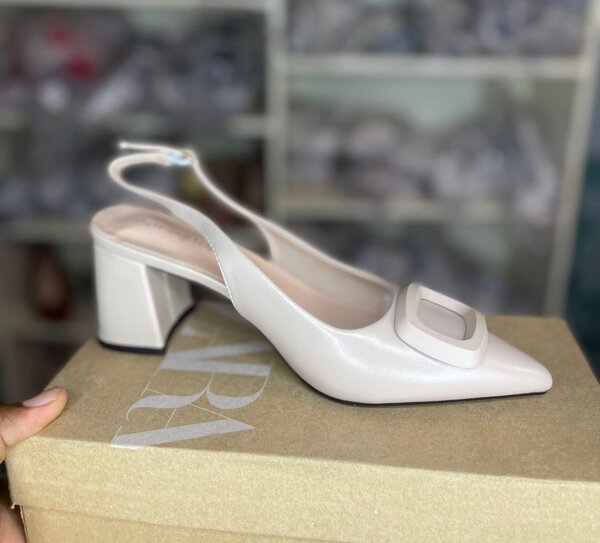 Chaussures à talons modernes