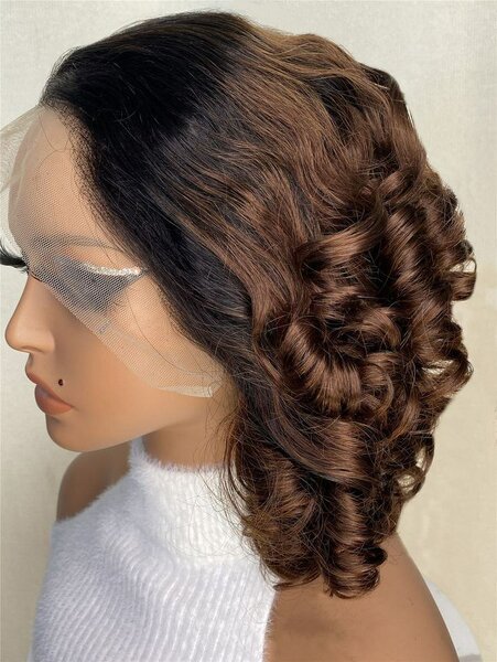 Perruque synthétique marron bouclée