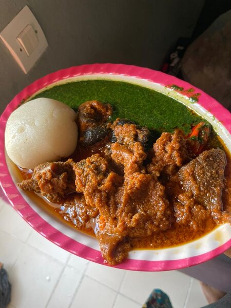 Repas africain avec viande