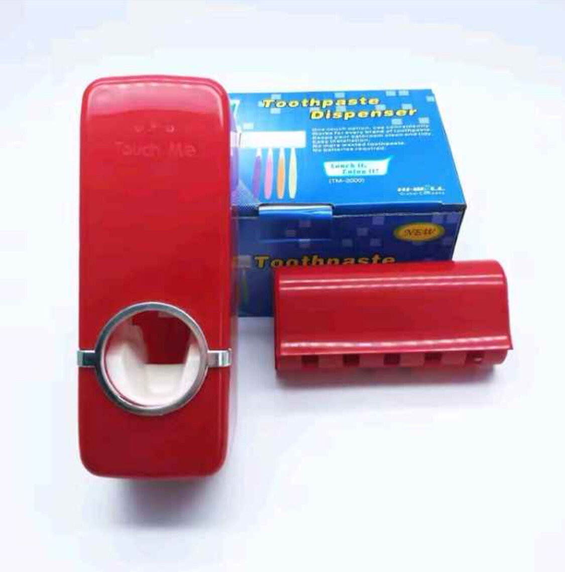 Distributeur de dentifrice avec support pour brosses à dents