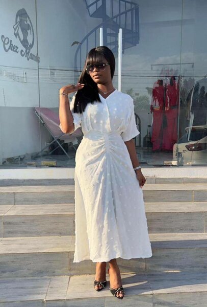 Robe blanche élégante soirée