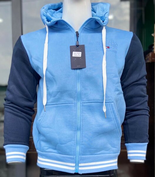 Vestes à capuche colorées