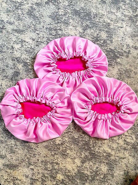 Bonnet satin rose claire