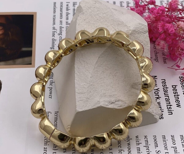 Bracelet doré élégant