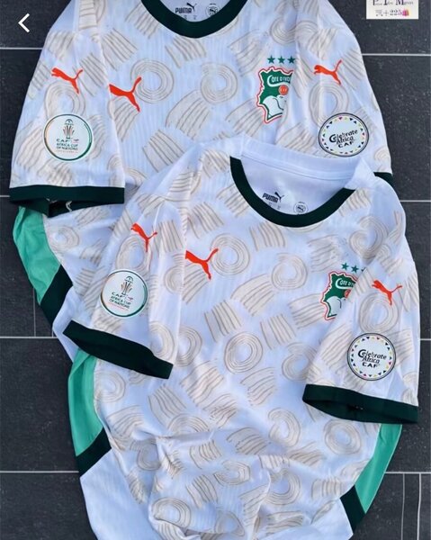 Maillot de foot Puma