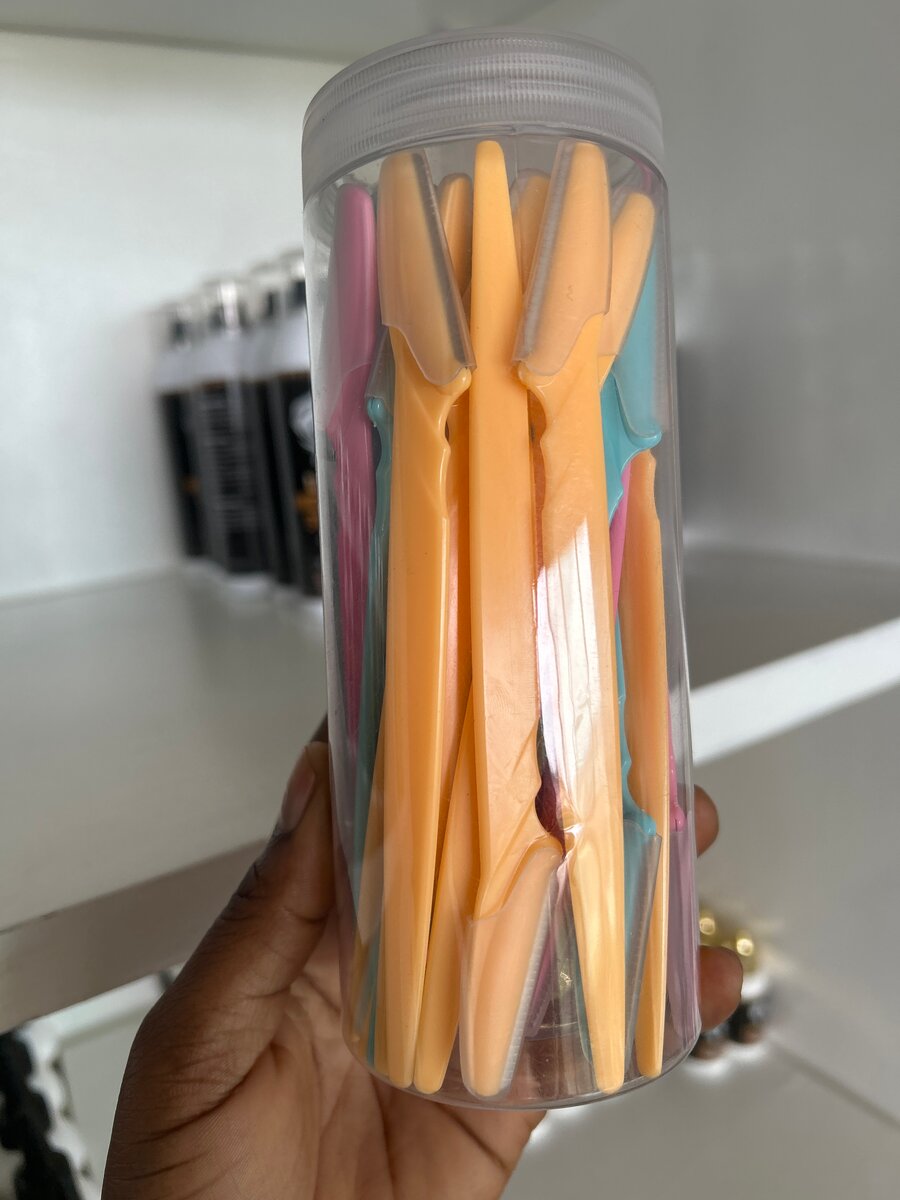 Rasoirs pour visage couleurs vives