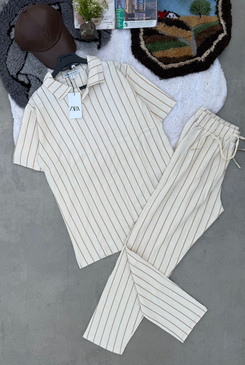 Pantalon et chemise rayés