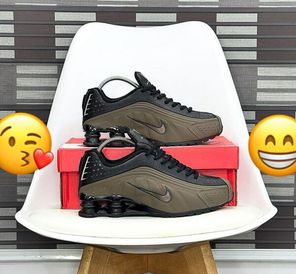 Chaussures Nike Shox r4