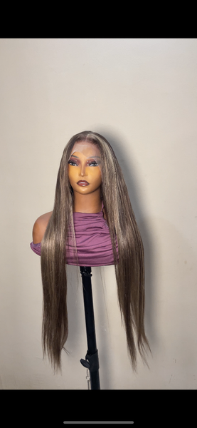 Perruque longue en cheveux lisses