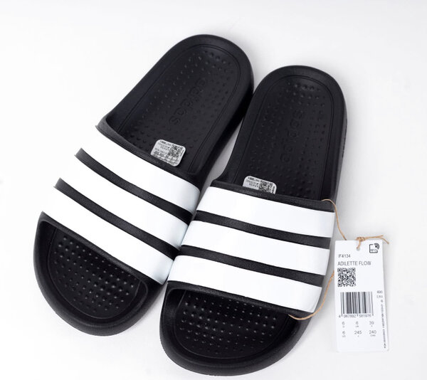 Sandales Adidas Adilette pour hommes et femmes