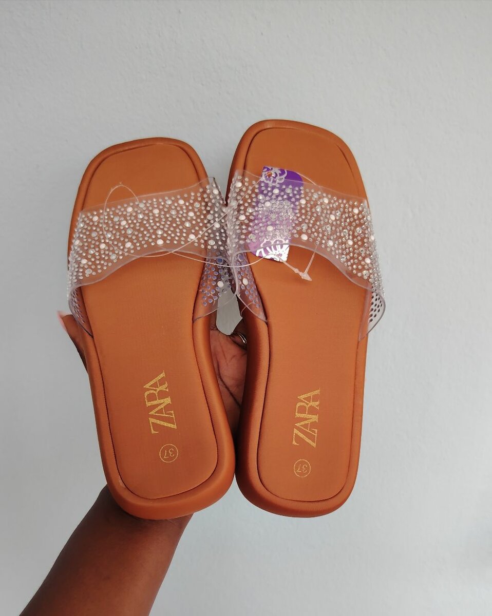 Sandales transparentes Zara