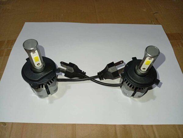 AMPOULE DE VOITURE A REFROIDISSEUR (300 watts/paire)