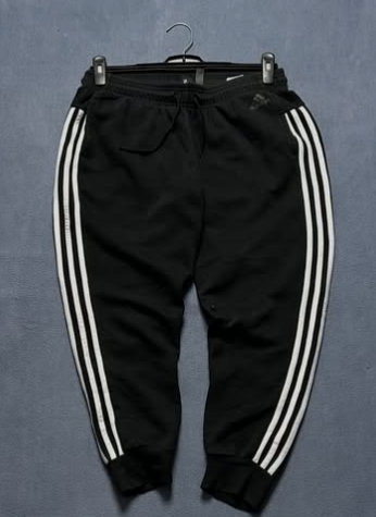 Adidas sweat pants size : waist M / length 36