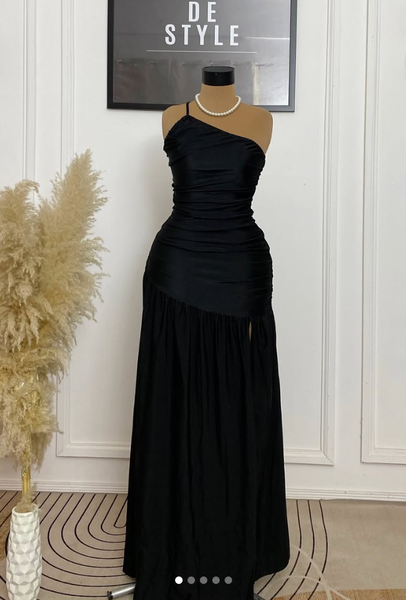 STRETCHY. SWEET GIRL ONE SHOULDER RUCHED MIDI DRESS.