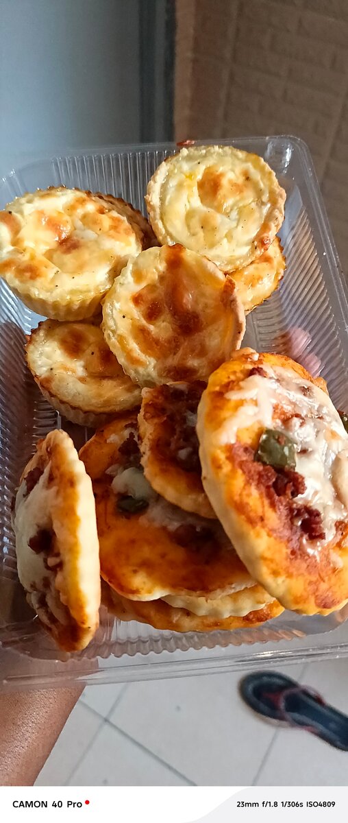 Mini quiches  et mini pizzas