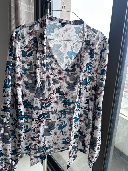Blouse à fleurs élégante
