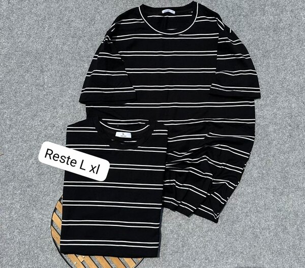 T-shirt rayé noir et blanc