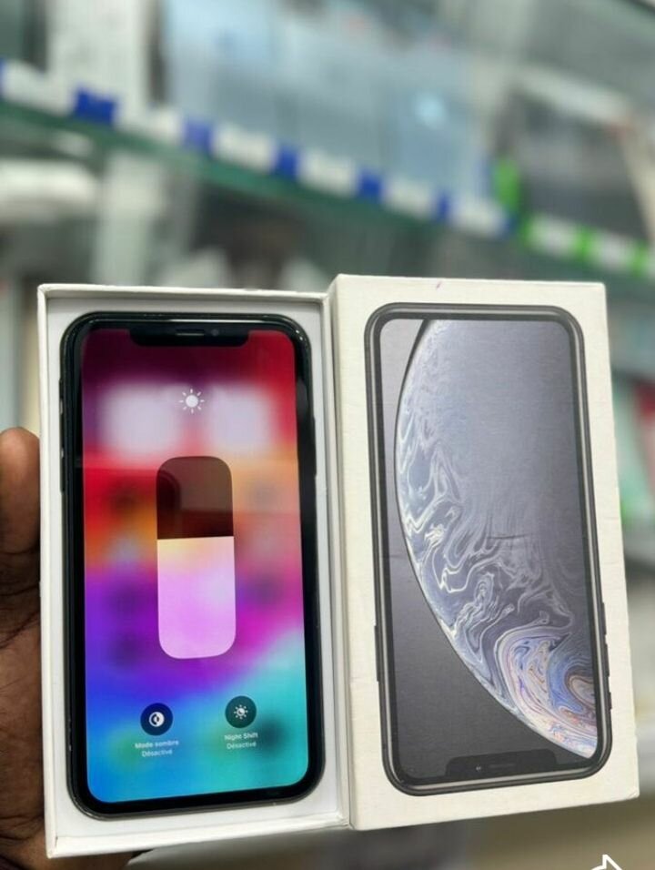 iPhone XR Noir 64 Go