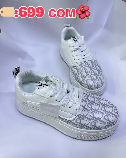 Кроссовки бело-серые