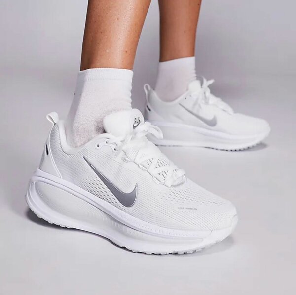 Baskets Nike blanches