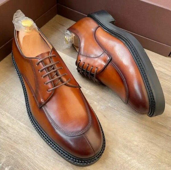 Chaussures habillées en cuir marron