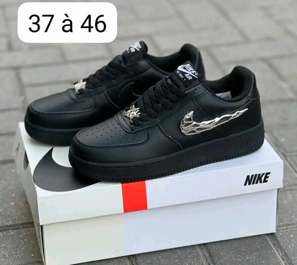 Chaussures Nike Air Force Noires
