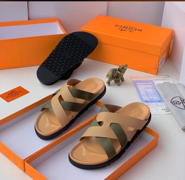 Chaussures en cuir élégant