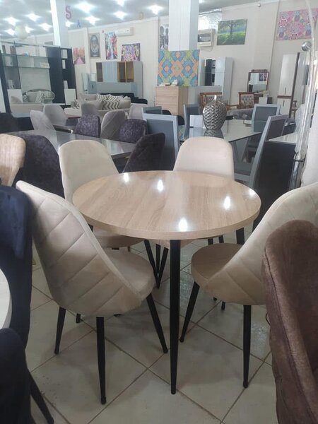 Table à manger 4 chaises