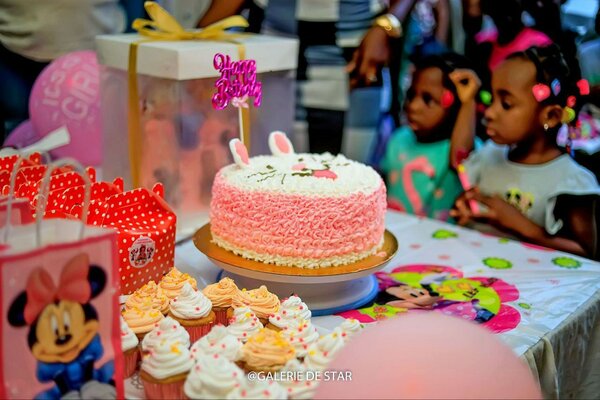 Délicieux gâteau d'anniversaire