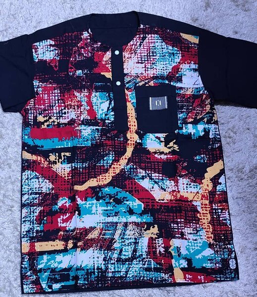 T-shirt à motifs colorés