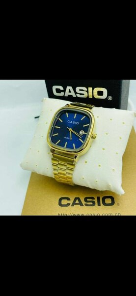 Montre Casio dorée élégante