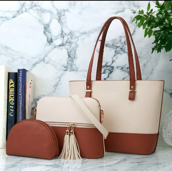 3 Piece Bag in 2500 Rs With Delivery..